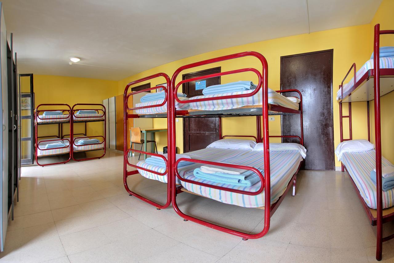 Era Garona Hostel *
